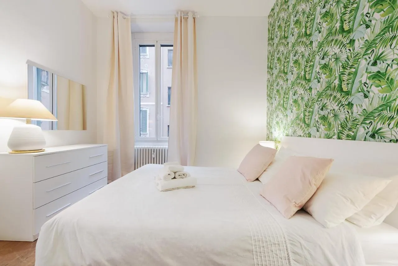 New & Cozy Apt In Porta Romana Daire Milano